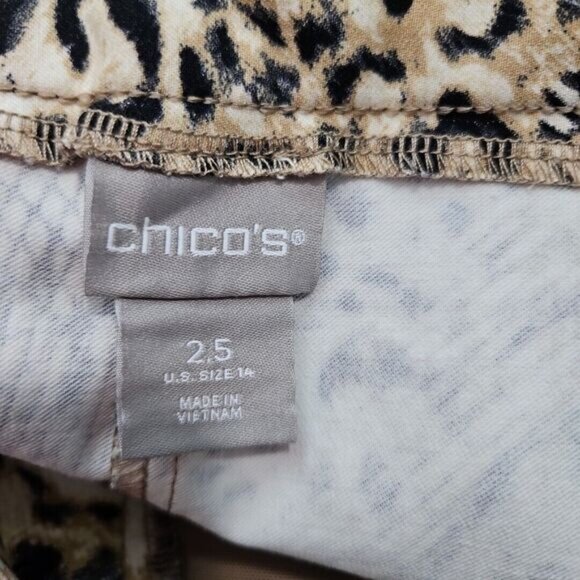 Chico's Sz 2.5 (14) Animal Print Pullon Capri stretch black beige - Picture 7 of 10